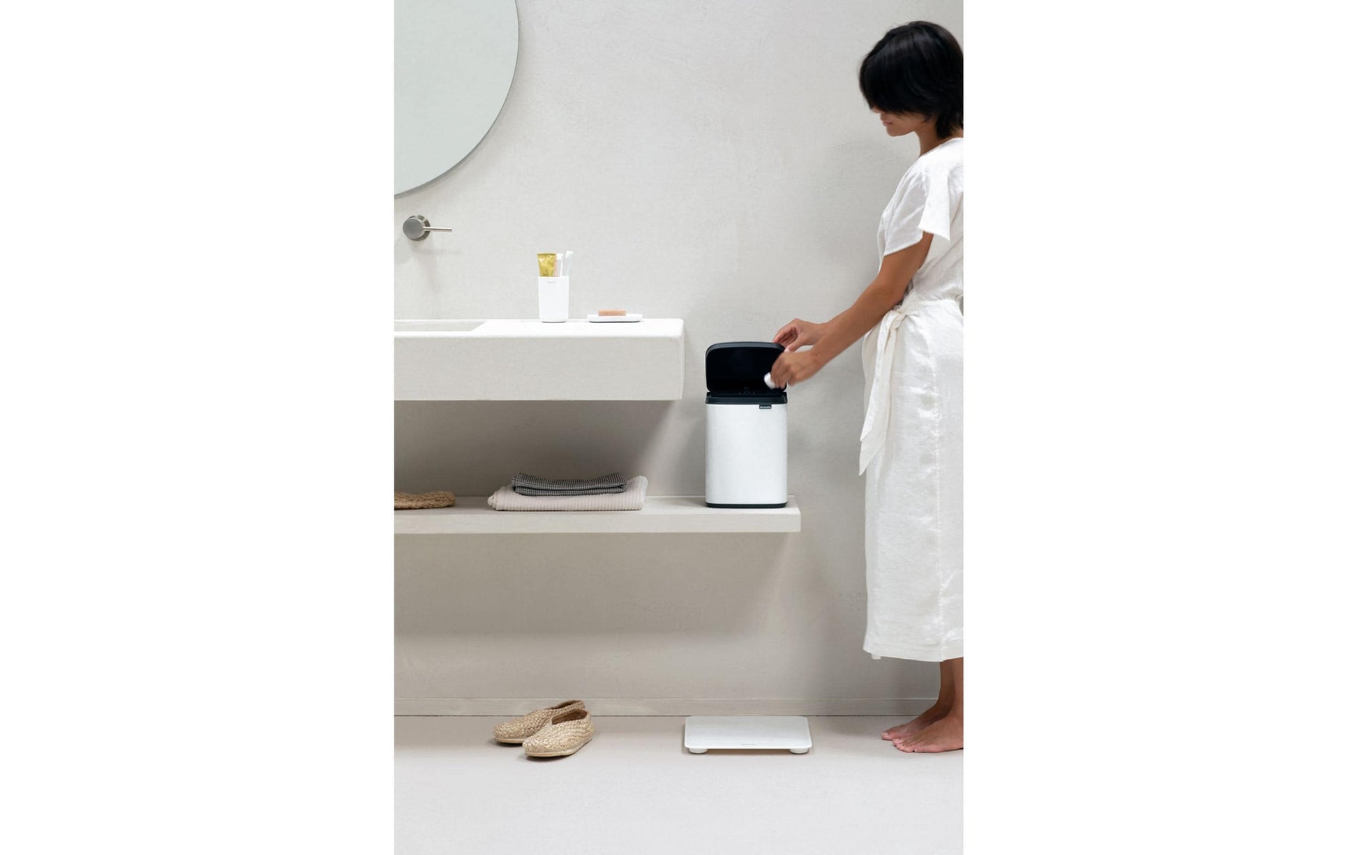 Brabantia Kosmetikeimer Bo – 4 l – Stahl, Rechteckig – Weiss – Soft-Close, Anti-Rutsch