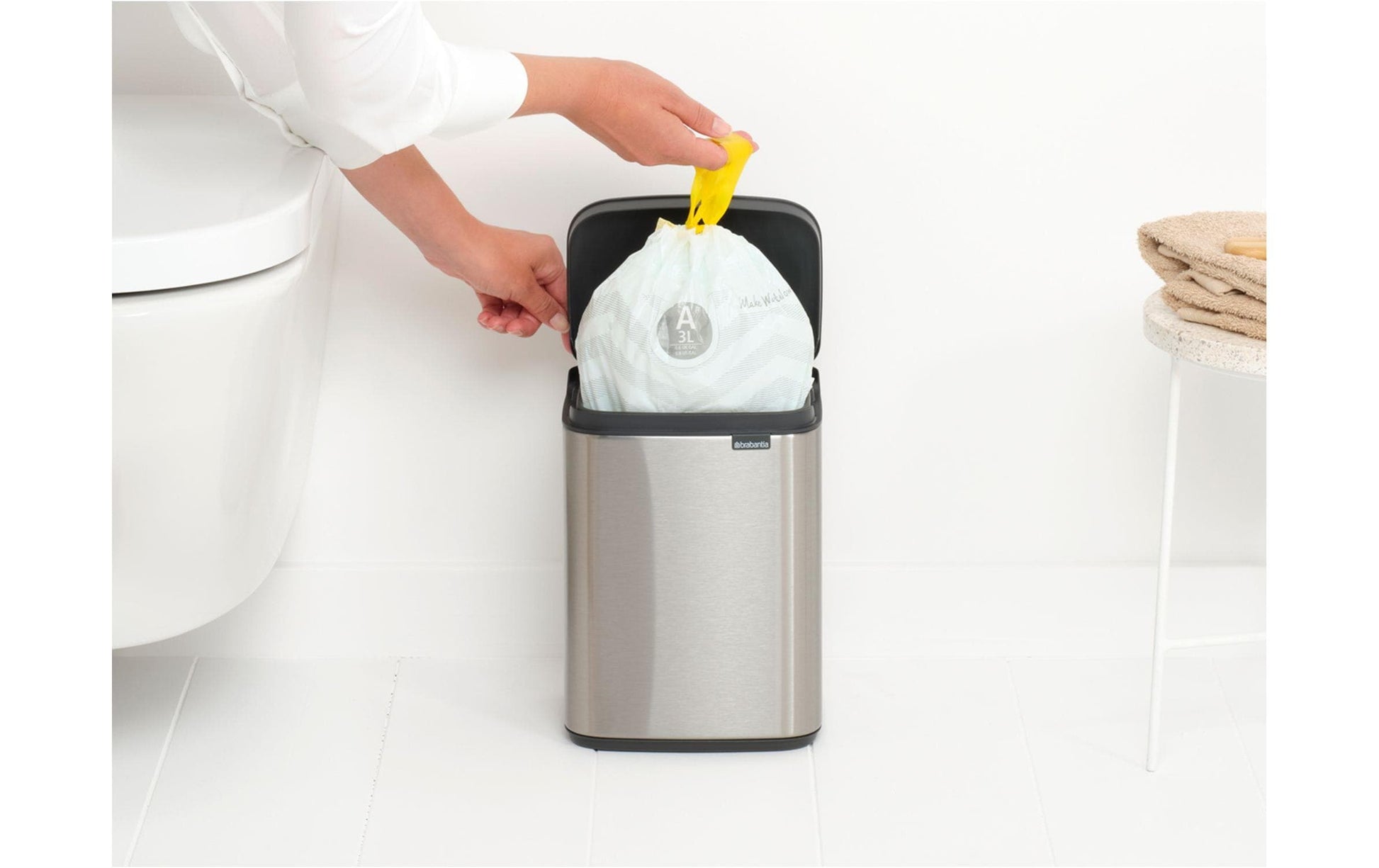 Brabantia Kosmetikeimer Bo – 4 l – Stahl, rechteckig – silber matt – Soft-Close, Anti-Fingerprint
