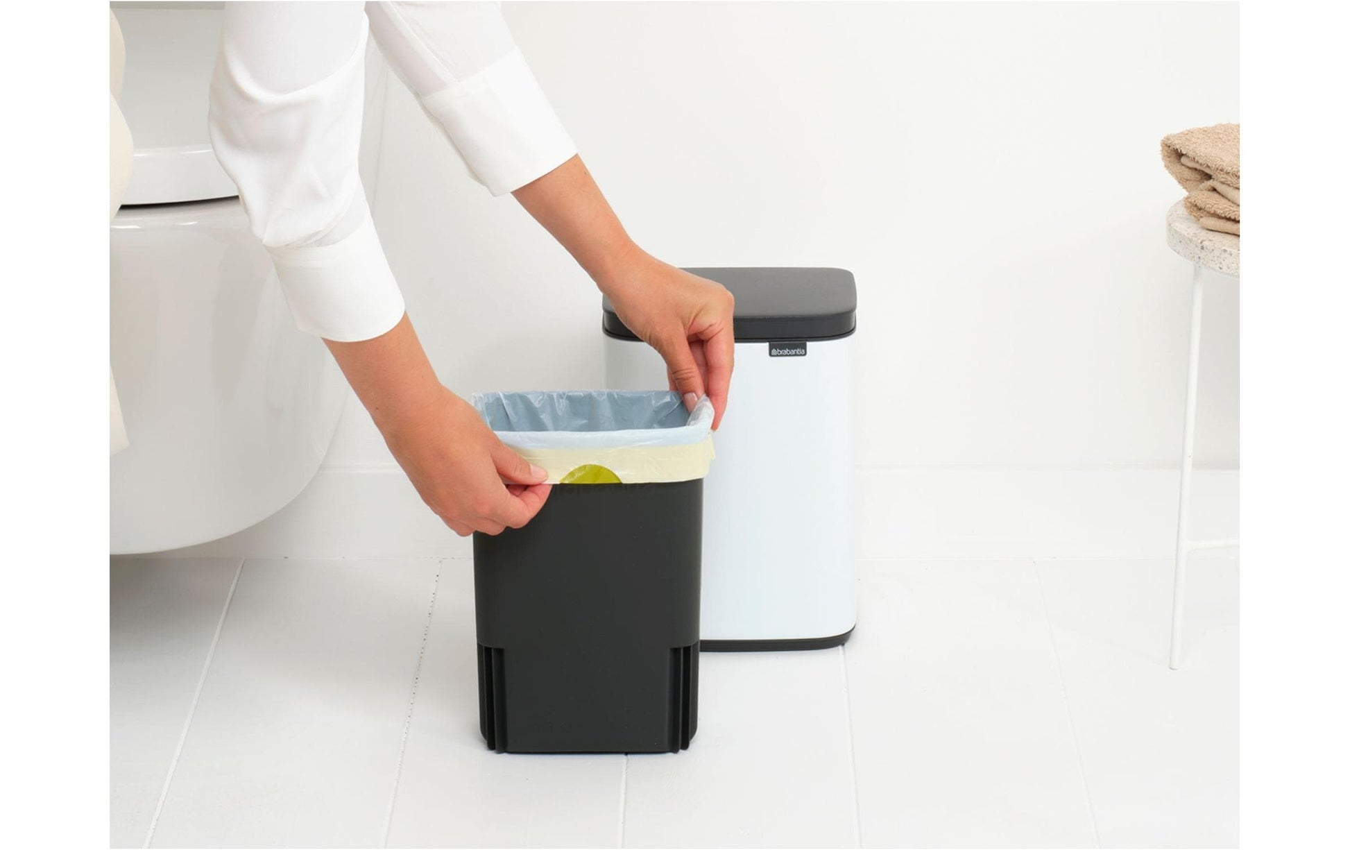 Brabantia Kosmetikeimer Bo – 4 l – Stahl, Rechteckig – Weiss – Soft-Close, Anti-Rutsch