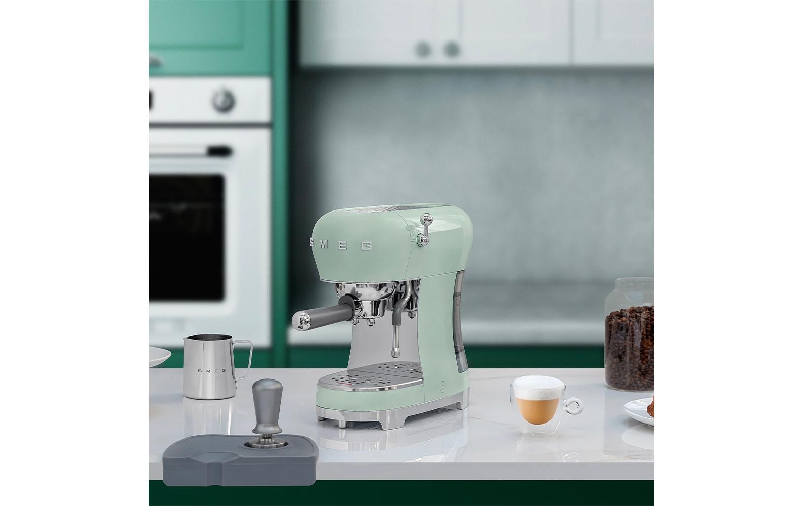 Smeg 50's ECF02PGEU Siebträgermaschine – 15 bar, 1,1 l, Grün