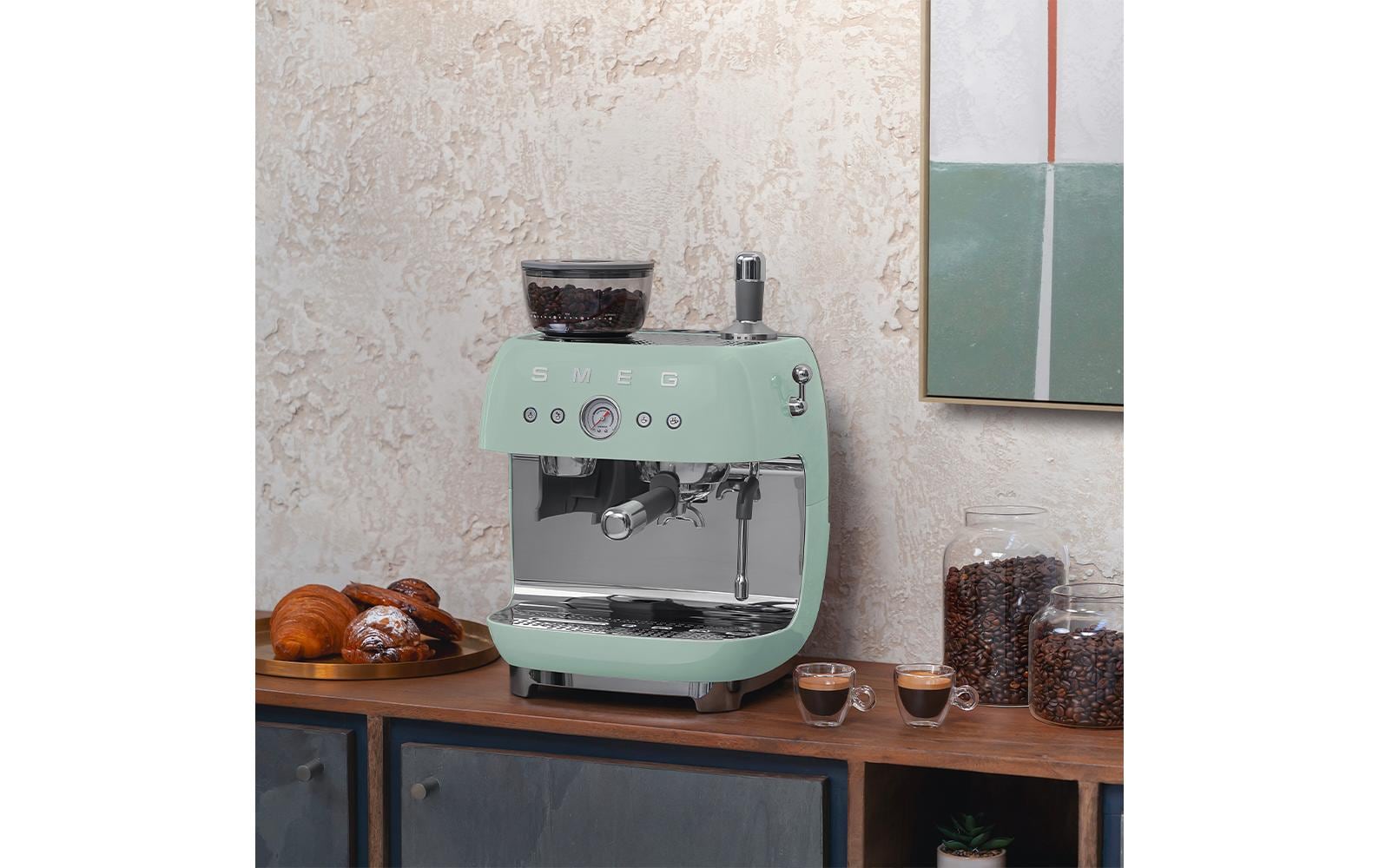 Smeg 50's EGF03PGEU Siebträgermaschine – 15 bar, 2,4 l, 250 g, Kegelmahlwerk, Grün