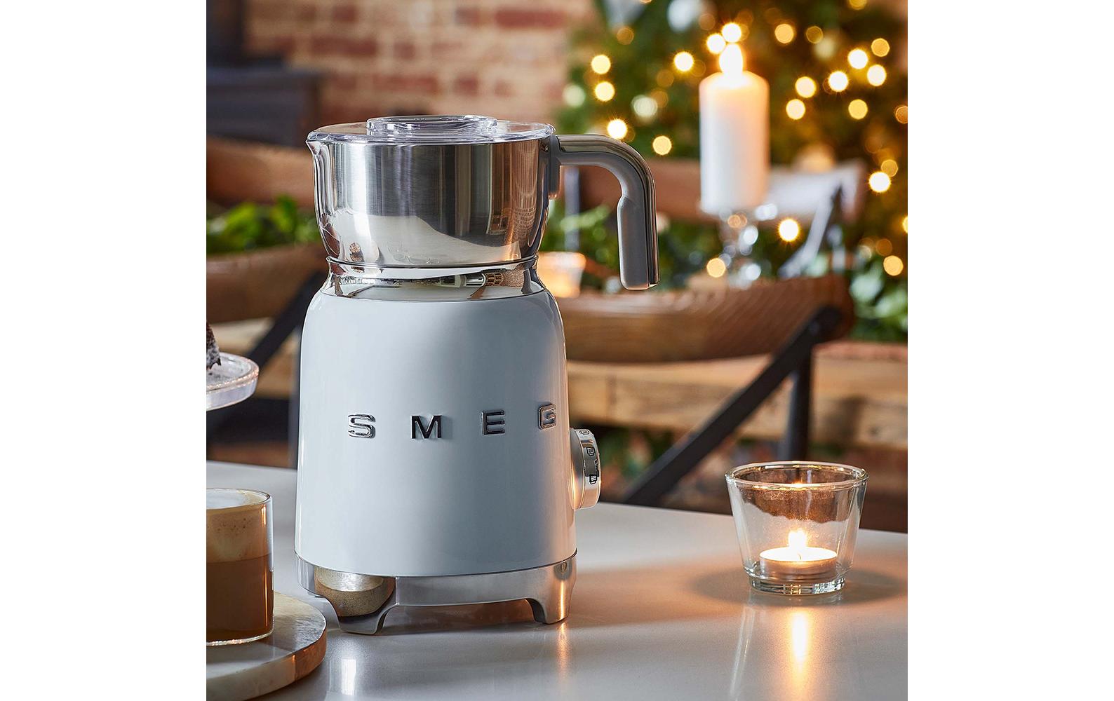 Smeg 50's Style MFF11PBEU Milchschäumer – 600 ml, Hellblau