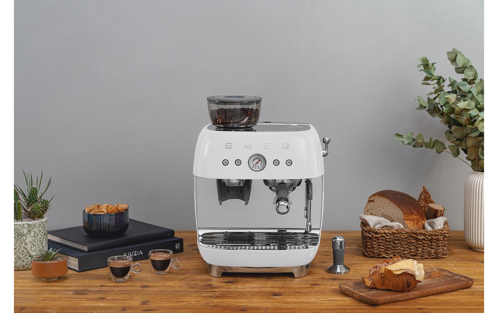 Smeg 50's EGF03WHEU Siebträgermaschine – 15 bar, 2,4 l, 250 g, Kegelmahlwerk, Weiss