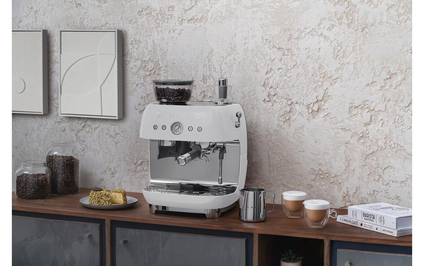 Smeg 50's EGF03WHEU Siebträgermaschine – 15 bar, 2,4 l, 250 g, Kegelmahlwerk, Weiss