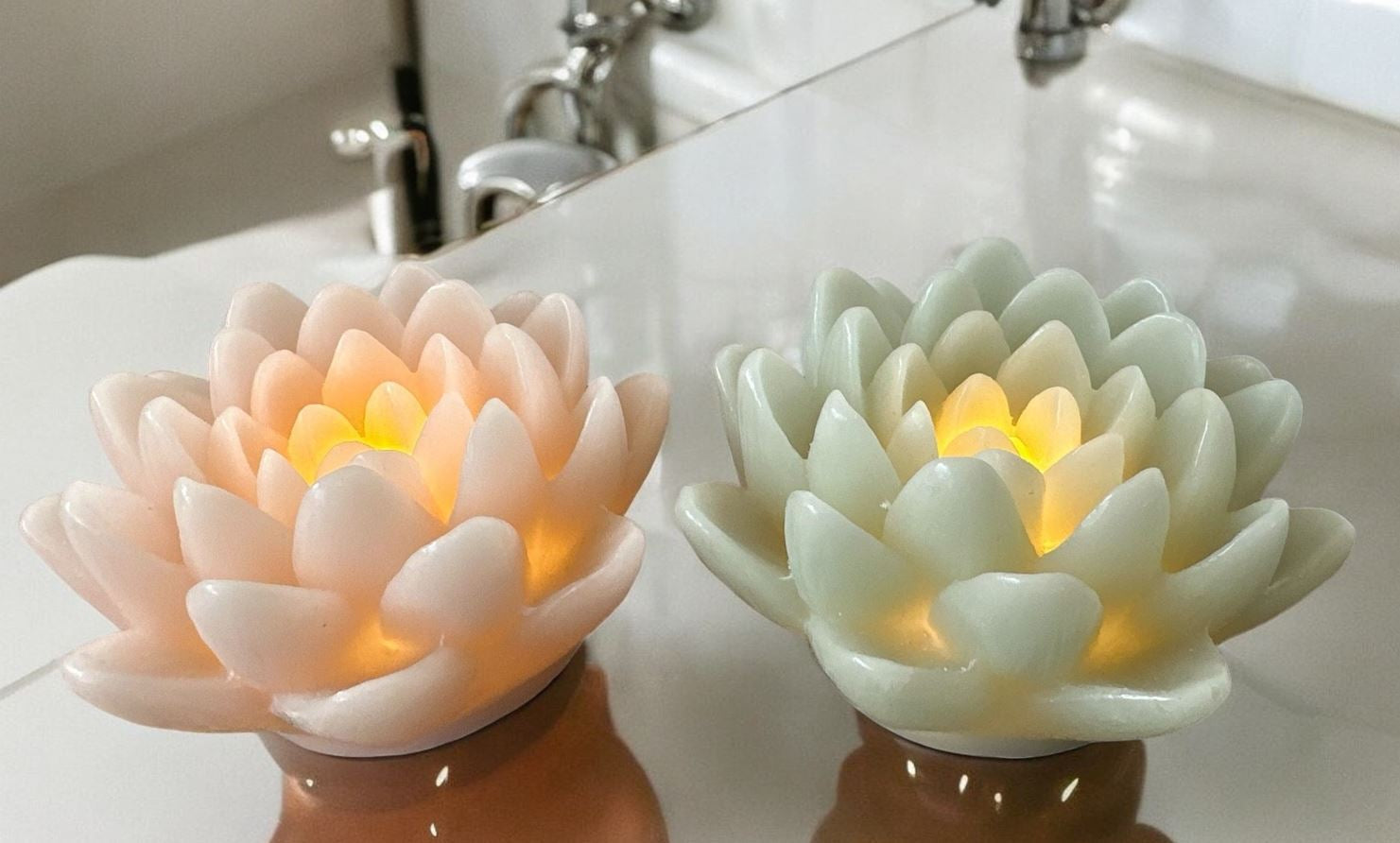 Dameco Lotus LED Wachskerze – Ø 11 × 16 cm – Wachs, mehrfarbig – 2-teilig