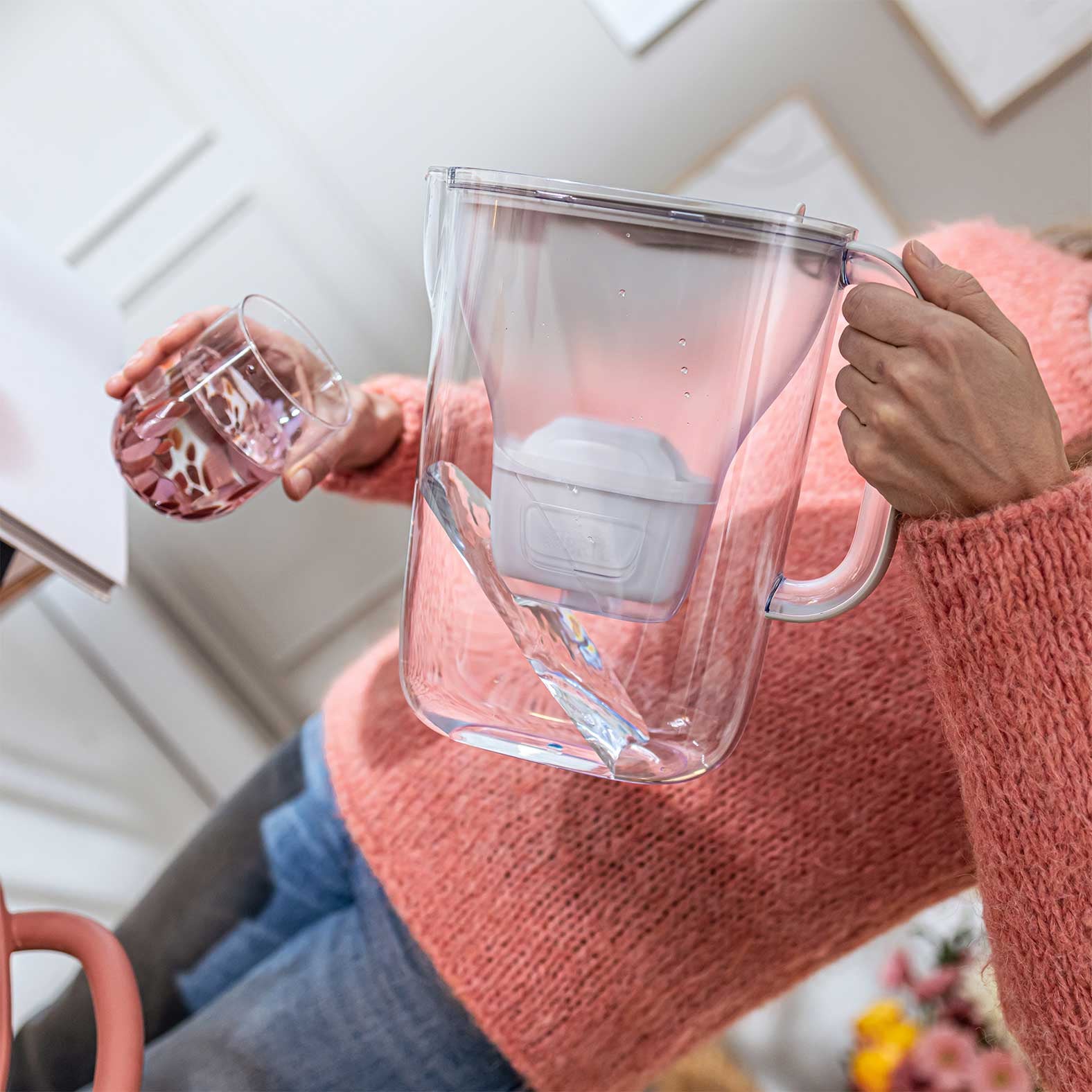 Brita Style Essential – Tischwasserfilter 2,4 l, MAXTRA, Kunststoff, Sand, mit 2 Kartuschen