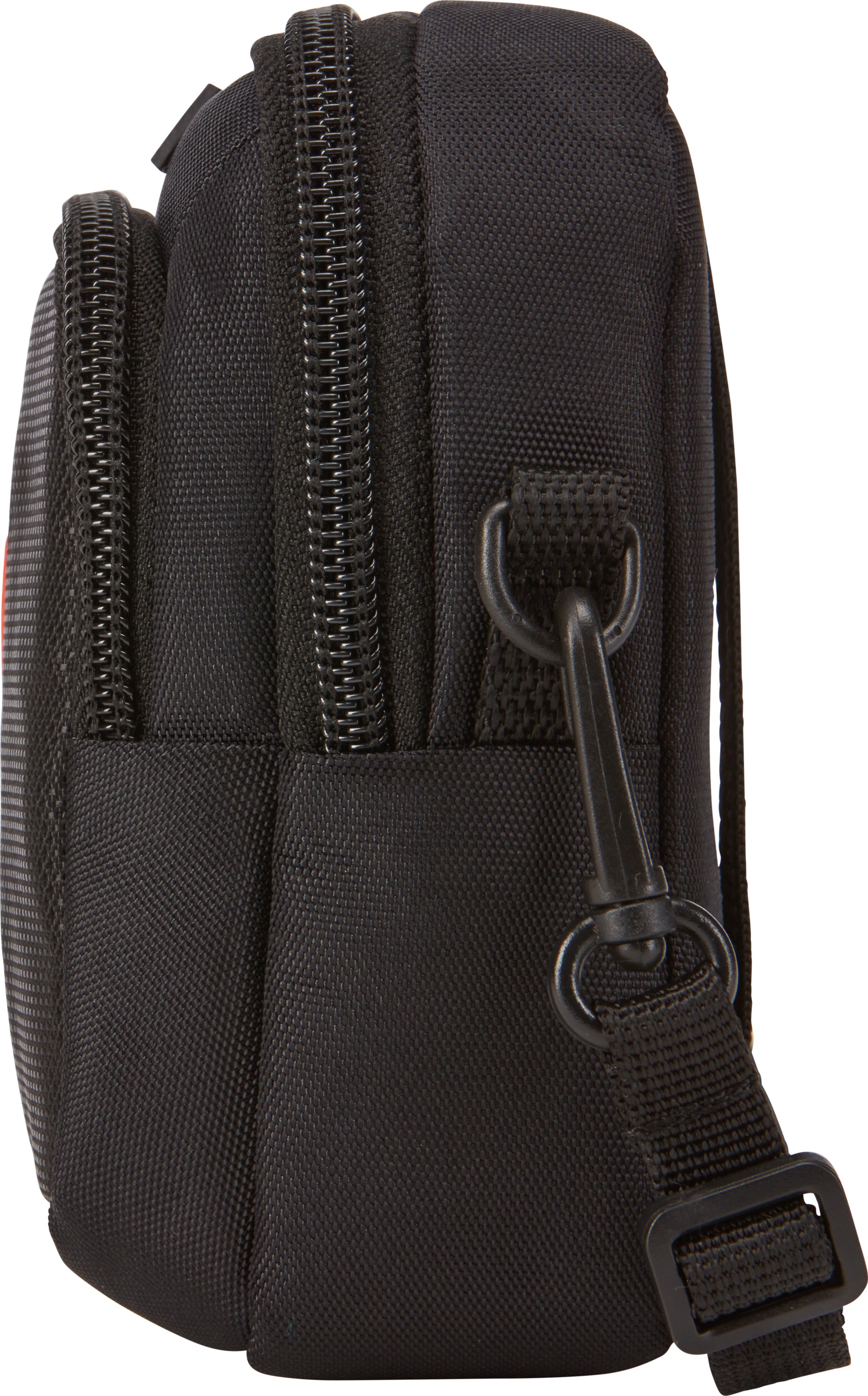 Case Logic DCB313K Kameratasche – Innenmasse 100 × 45 × 140 mm – Schwarz/Rot – für Point-and-Shoot-Kameras