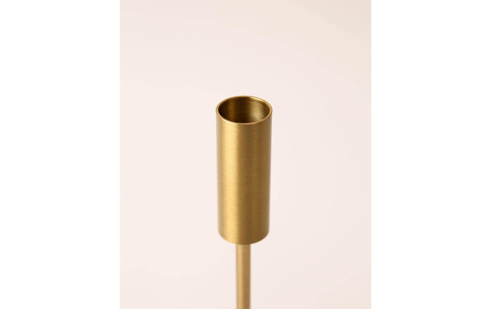 Esmée Kerzenständer – Messing, Gold – Ø 8 × 24,5 cm – 1-teilig