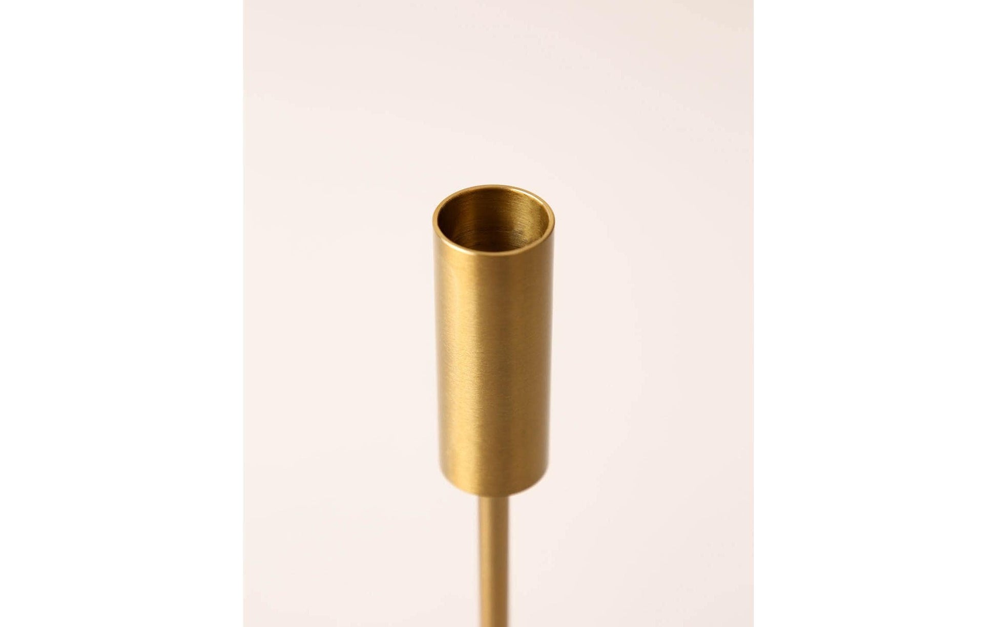 Esmée Kerzenständer – Messing & Metall, Gold – Ø 8 × 20 cm – 1 Stück