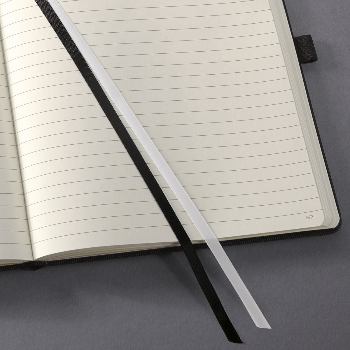 Sigel Notizbuch Conceptum, 180 × 240 mm, liniert, 194 Seiten, Fadenheftung – schwarz