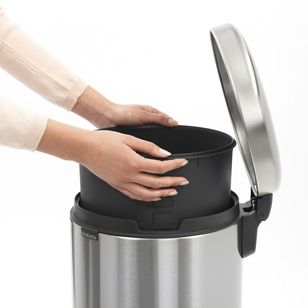 Brabantia NewIcon Papierkorb – 20 l – Edelstahl, silber matt – Ø 290 × H 467 mm
