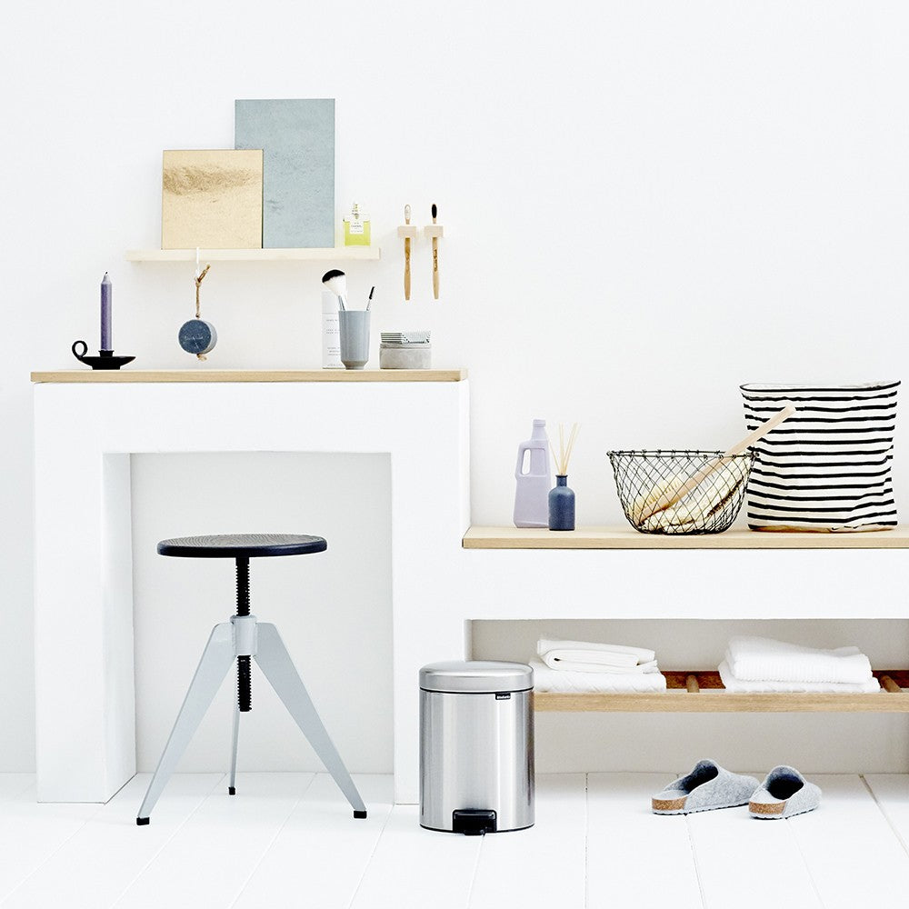 Brabantia NewIcon Treteimer – 5 l – Edelstahl, Rund – Soft-Close