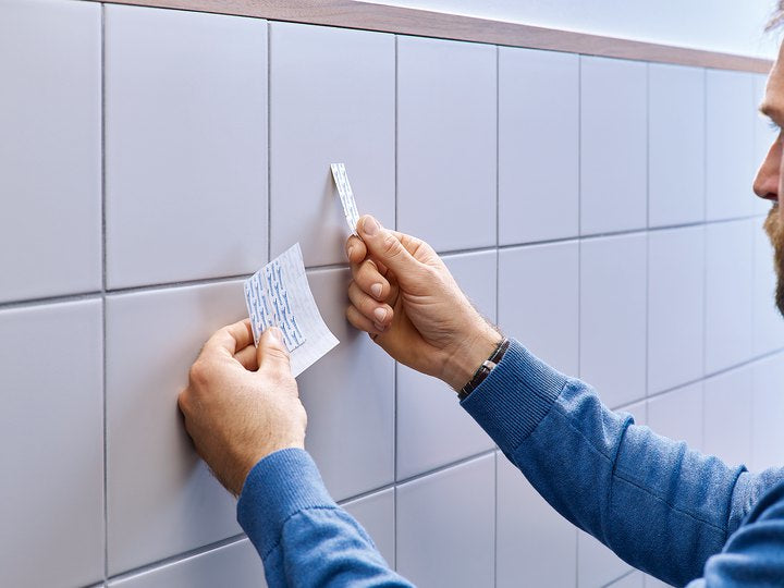 TESA Klebenagel für Fliesen/Metall – bis 2 kg, Weiss, Innen