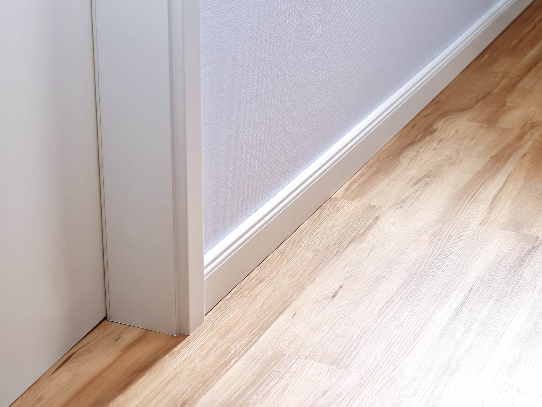 TESA Montageband – 19 mm × 1,5 m, Weiss, für Innen & Aussen
