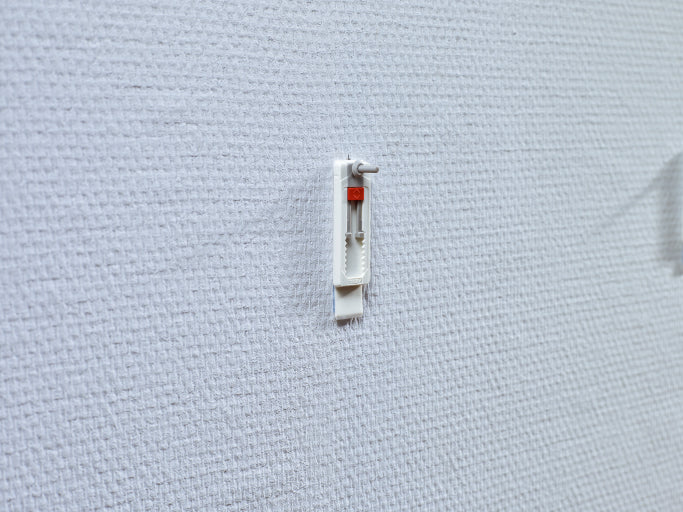 TESA Klebeschraube für Putz – 120 × 141 × 24 mm, grau, rot, weiss, bis 1 kg, 2 Stk.