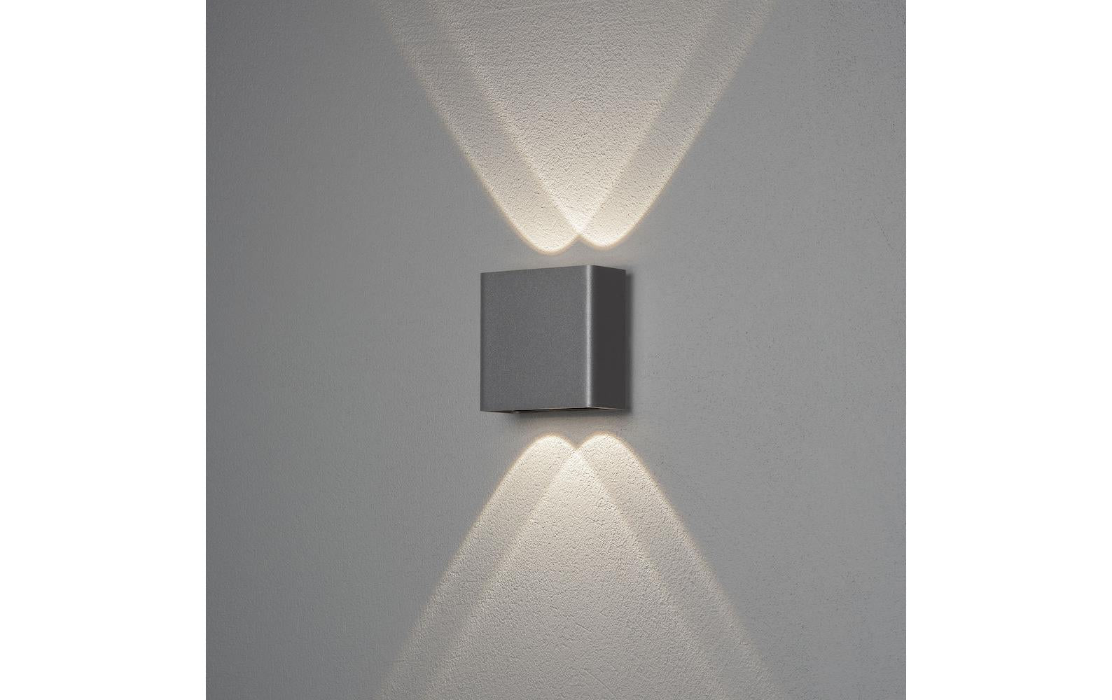 Konstsmide Aussenwandleuchte – Warmweiss, 3000 K – IP54 – Netzbetrieb – LED fest verbaut – Anthrazit, Aluminium