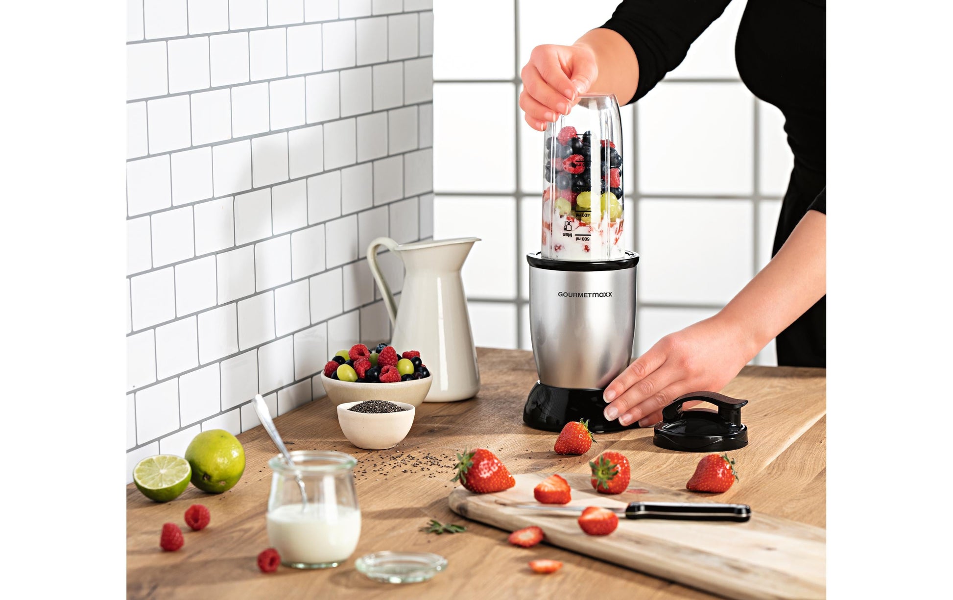 Gourmetmaxx Smoothie-Mixer 11003 – 0,7 l, 500 W, 2-faches Edelstahl-Messer – Schwarz/Silber