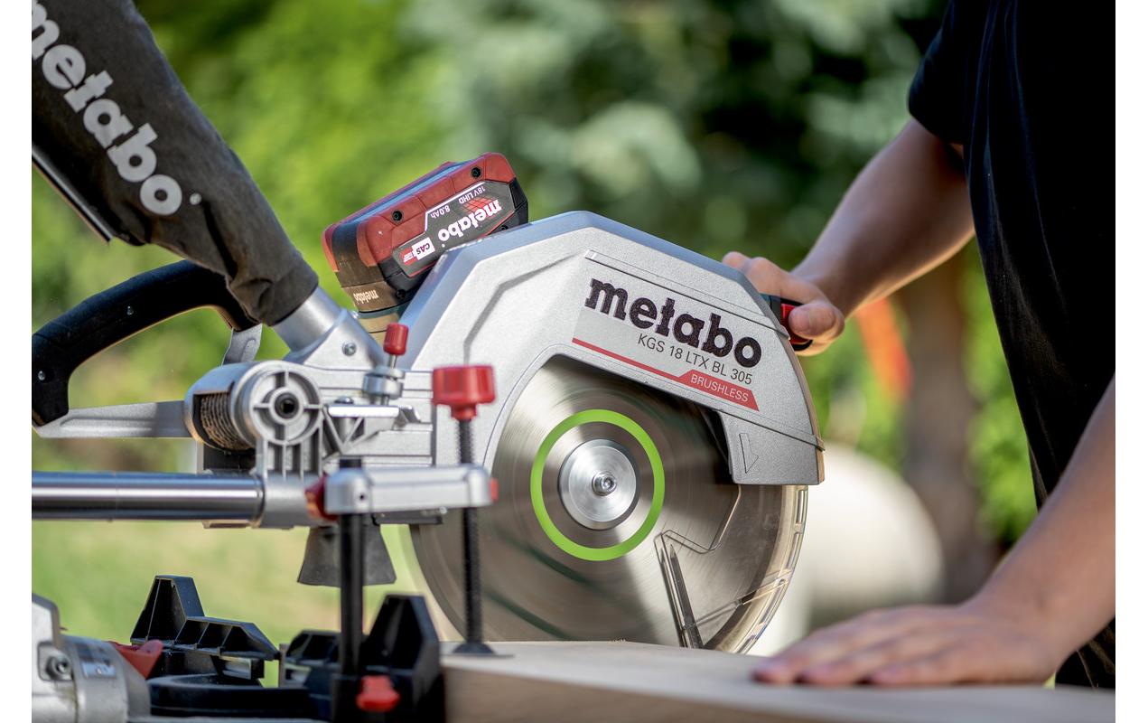 Metabo Kapp- und Gehrungssäge KGS 18 LTX BL 305 – 18 V (CAS) – Sägeblatt-Ø 305 mm – Solo – Brushless