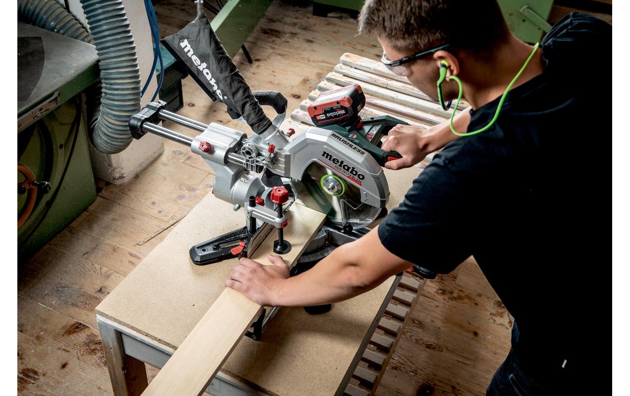 Metabo Akku-Kapp- und Gehrungssäge KGS 18 LTX BL 254 – 18 V (CAS) – Ø 254 mm – 2×8,0 Ah & Ladegerät – LiHD