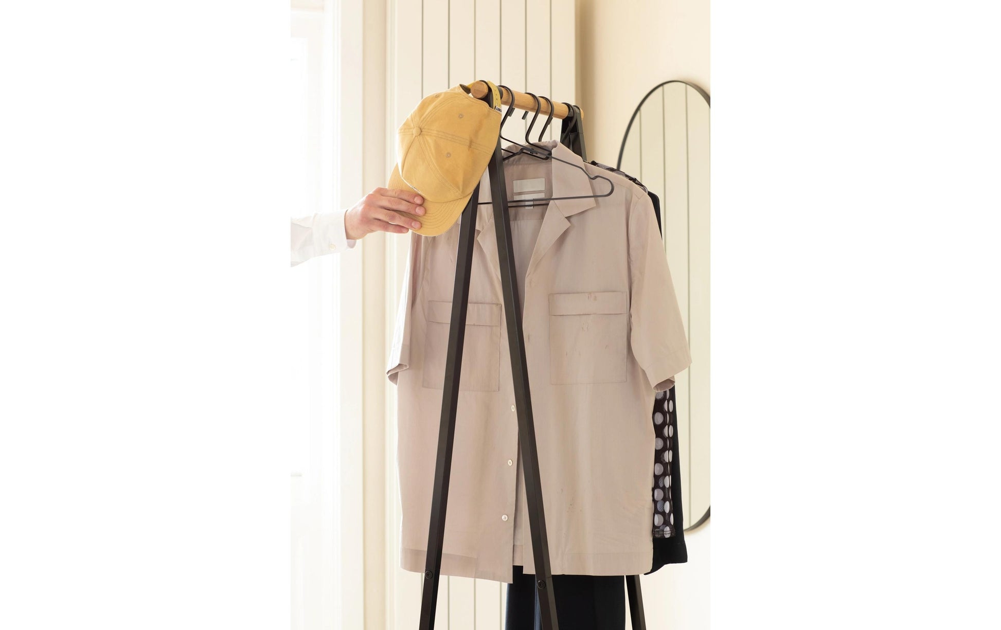 Brabantia Garderobenständer – mit Schuhhalter, Stahl/Holz, Schwarz, 34 × 47,6 × 170 cm