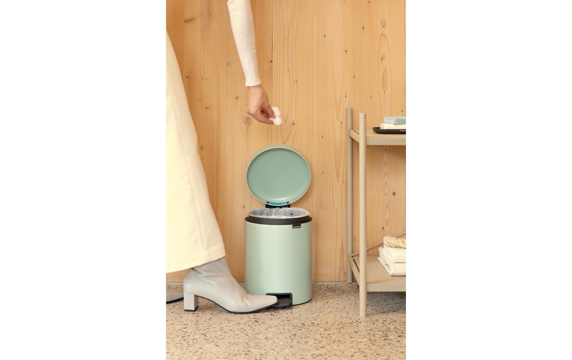 Brabantia NewIcon Treteimer – 5 l – Stahl, rund – Hellgrün – Soft-Close, mit Innenkübel