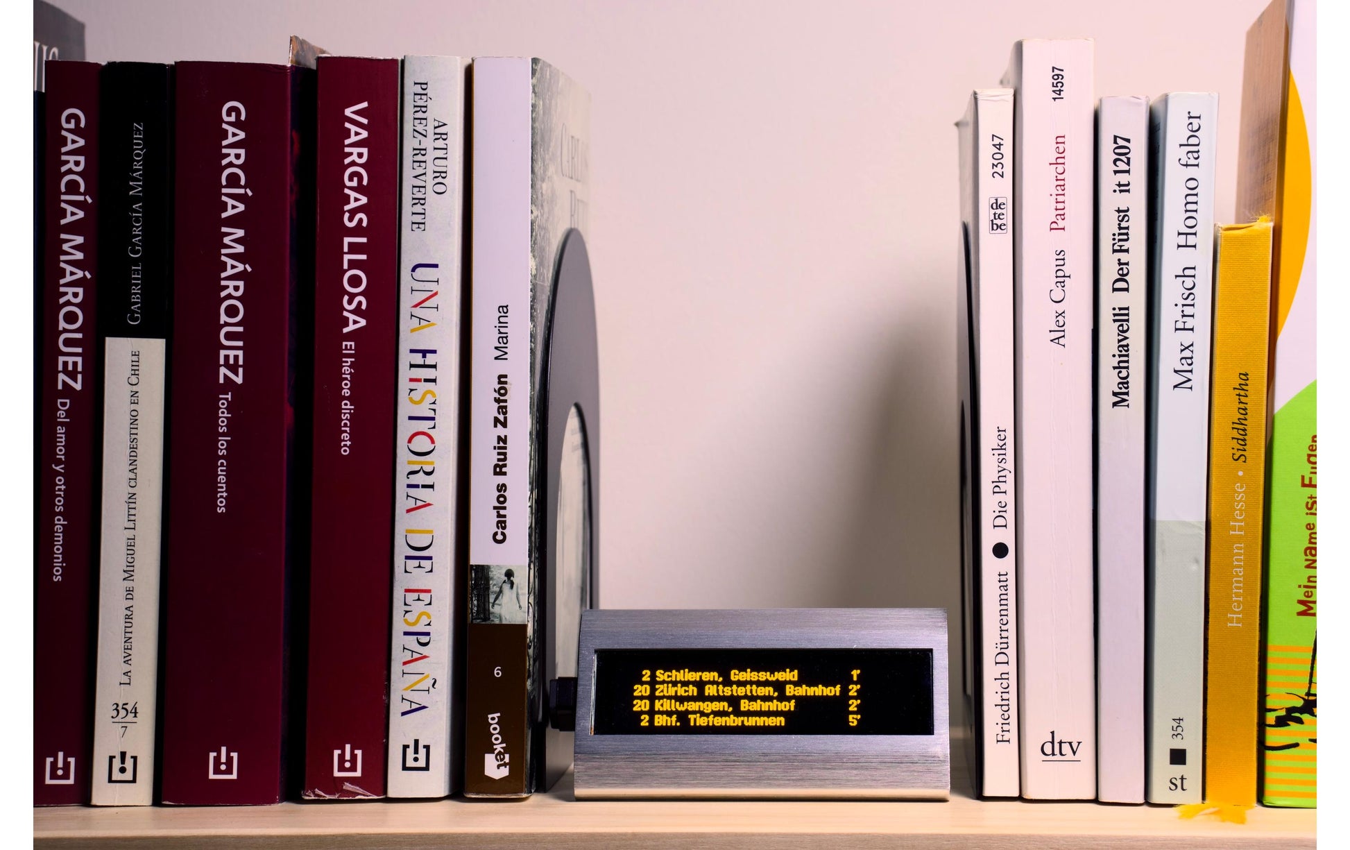 Tramli Public Display, USB-C, Silbergrau