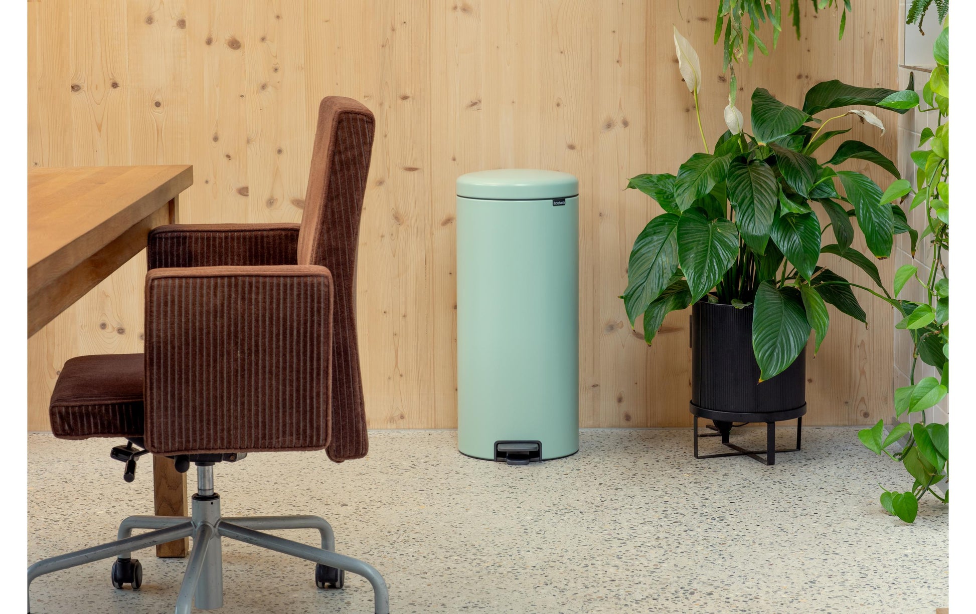 Brabantia NewIcon Papierkorb – 30 l – Stahl, Grün – Ø 293 × H 679 mm