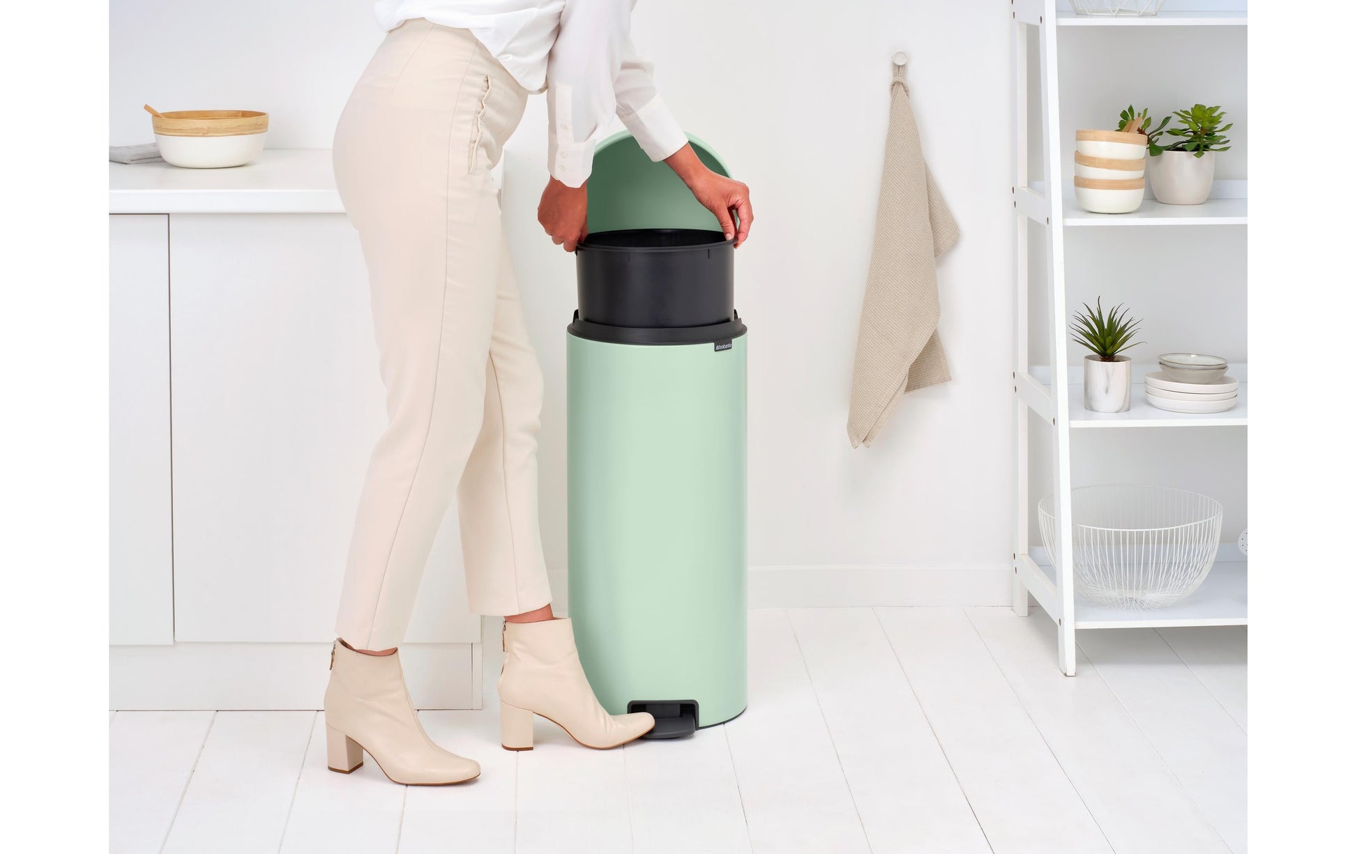 Brabantia NewIcon Papierkorb – 30 l – Stahl, Grün – Ø 293 × H 679 mm