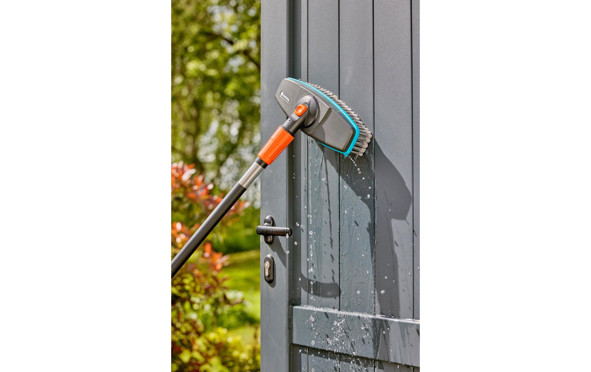 Gardena Besen Cleansystem Wasch-Set – 27 cm Wischbreite, Teleskopstiel 101 cm, Kunststoff, Grün/Grau/Orange