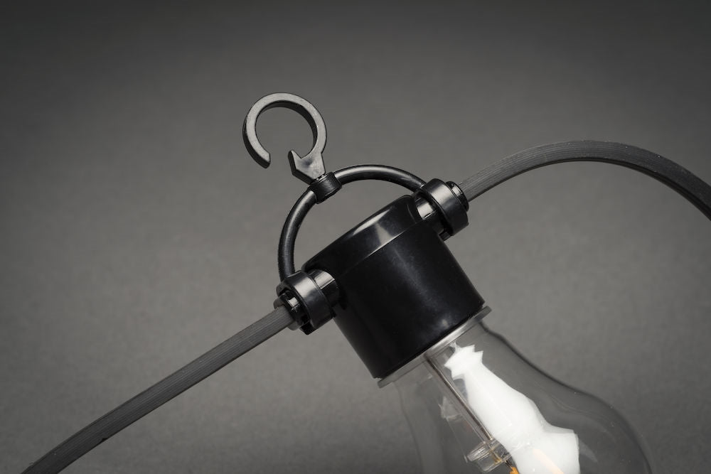 Konstsmide Solar-Lichterkette – 1800 K – IP44 – Timer 4–8 h, dimmbar, Fernbedienung – Schwarz, Kunststoff