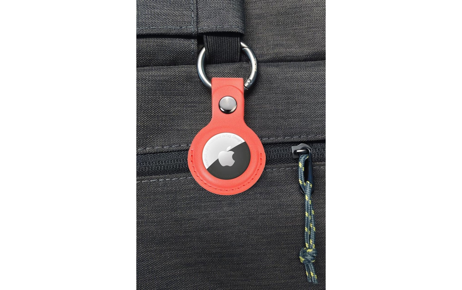 TROIKA Schlüsselanhänger für AirTag – Kunstleder, Orange, 88 × 40 × 8 mm