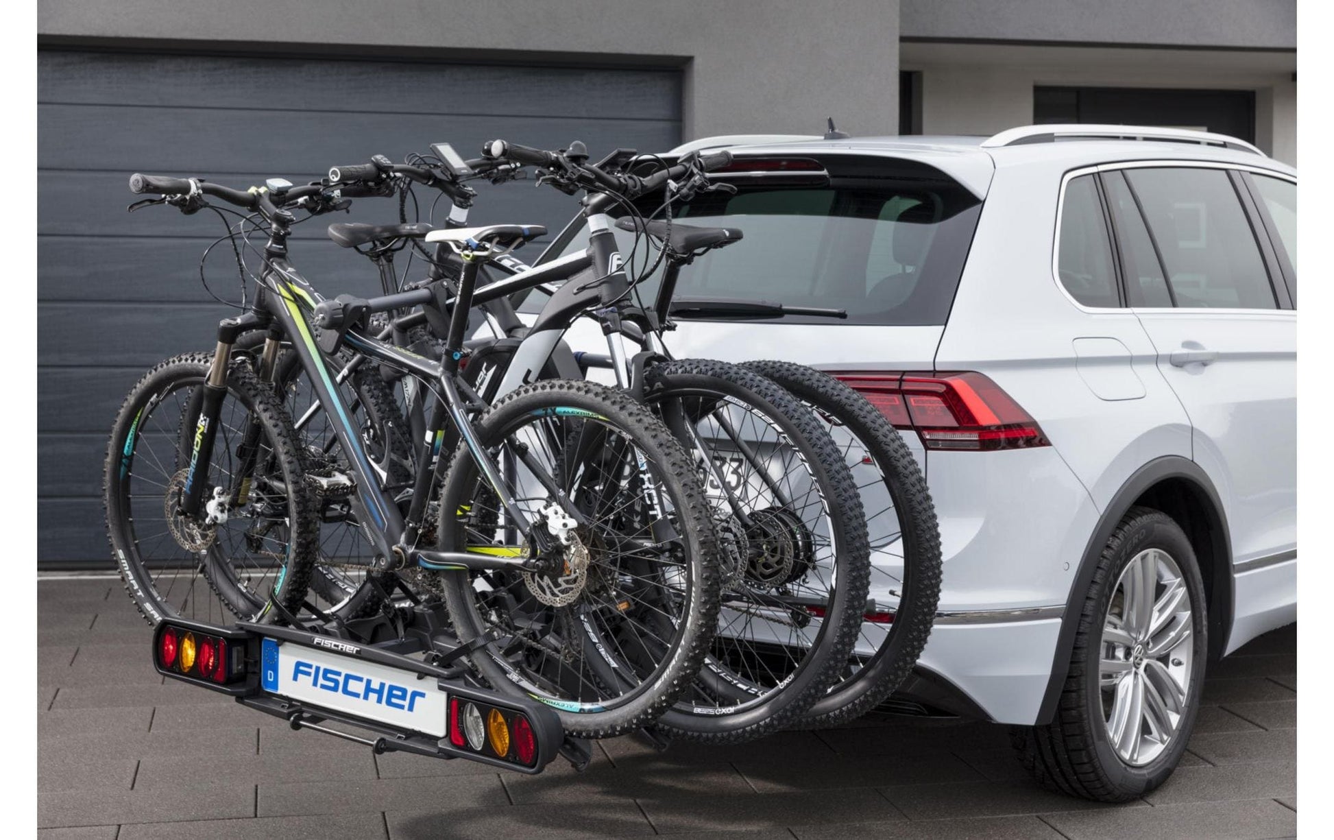 Fischer Sports Fischer ProlineEvo Fahrradträger – 3 Fahrräder – für Anhängerkupplung – Schwarz, Max. Tragkraft 60 kg, Zusammenklappbar