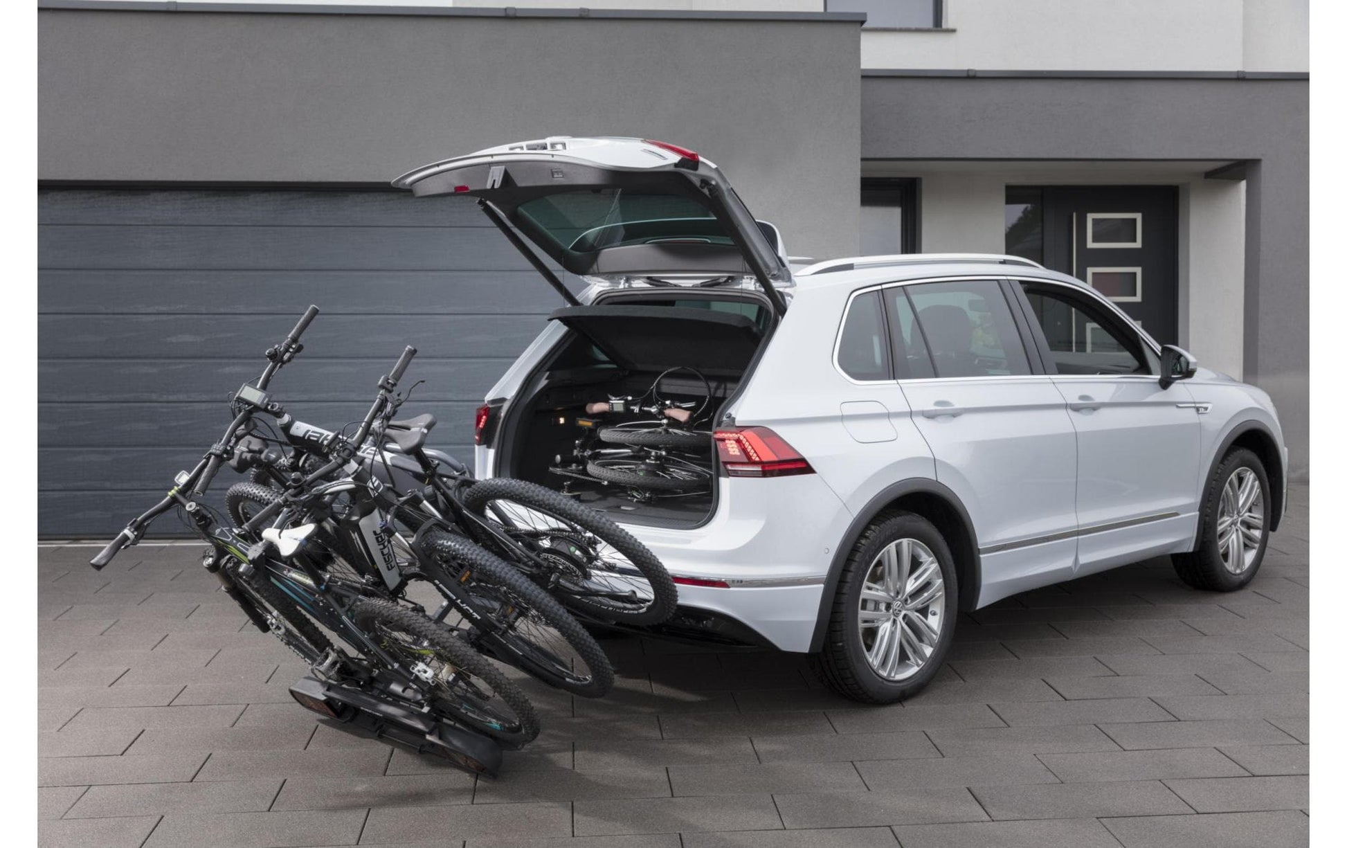 Fischer Sports Fischer ProlineEvo Fahrradträger – 3 Fahrräder – für Anhängerkupplung – Schwarz, Max. Tragkraft 60 kg, Zusammenklappbar