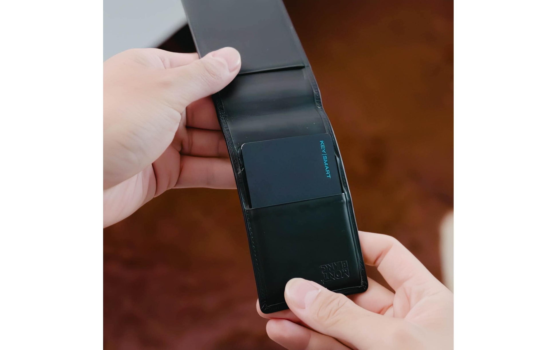 KeySmart SmartCard – Schwarz, für iPhone