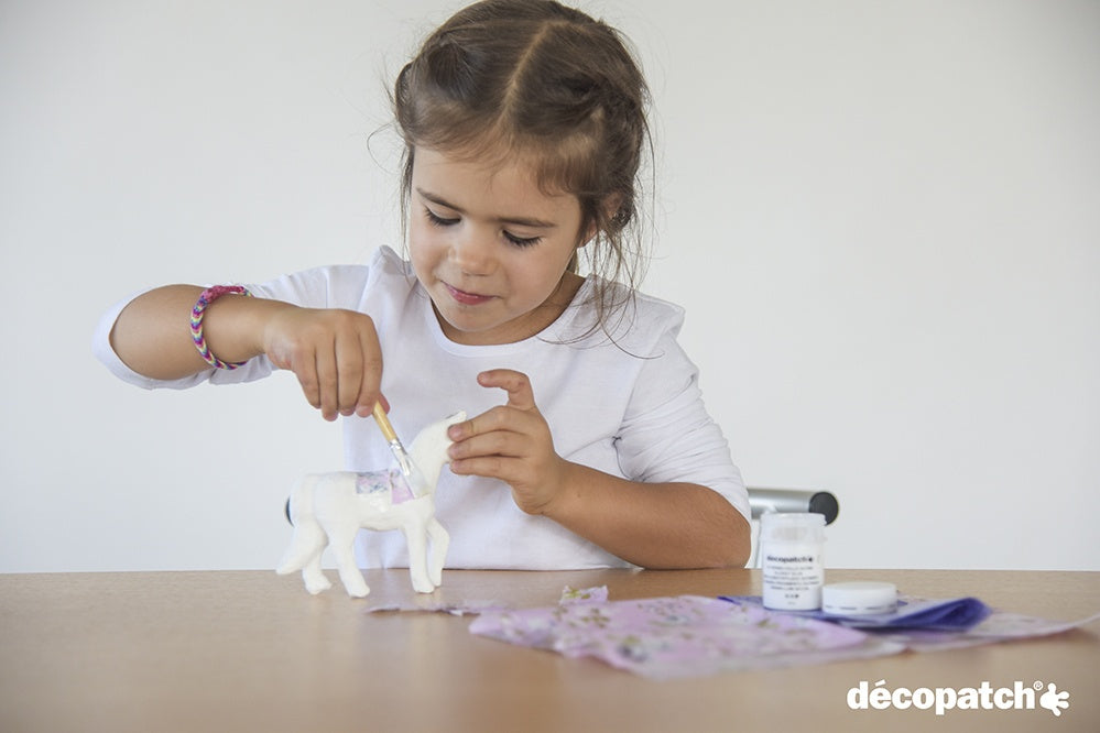 Décopatch KIT010O – Bastelset – Pferd – 5-teilig – ab 5 Jahren