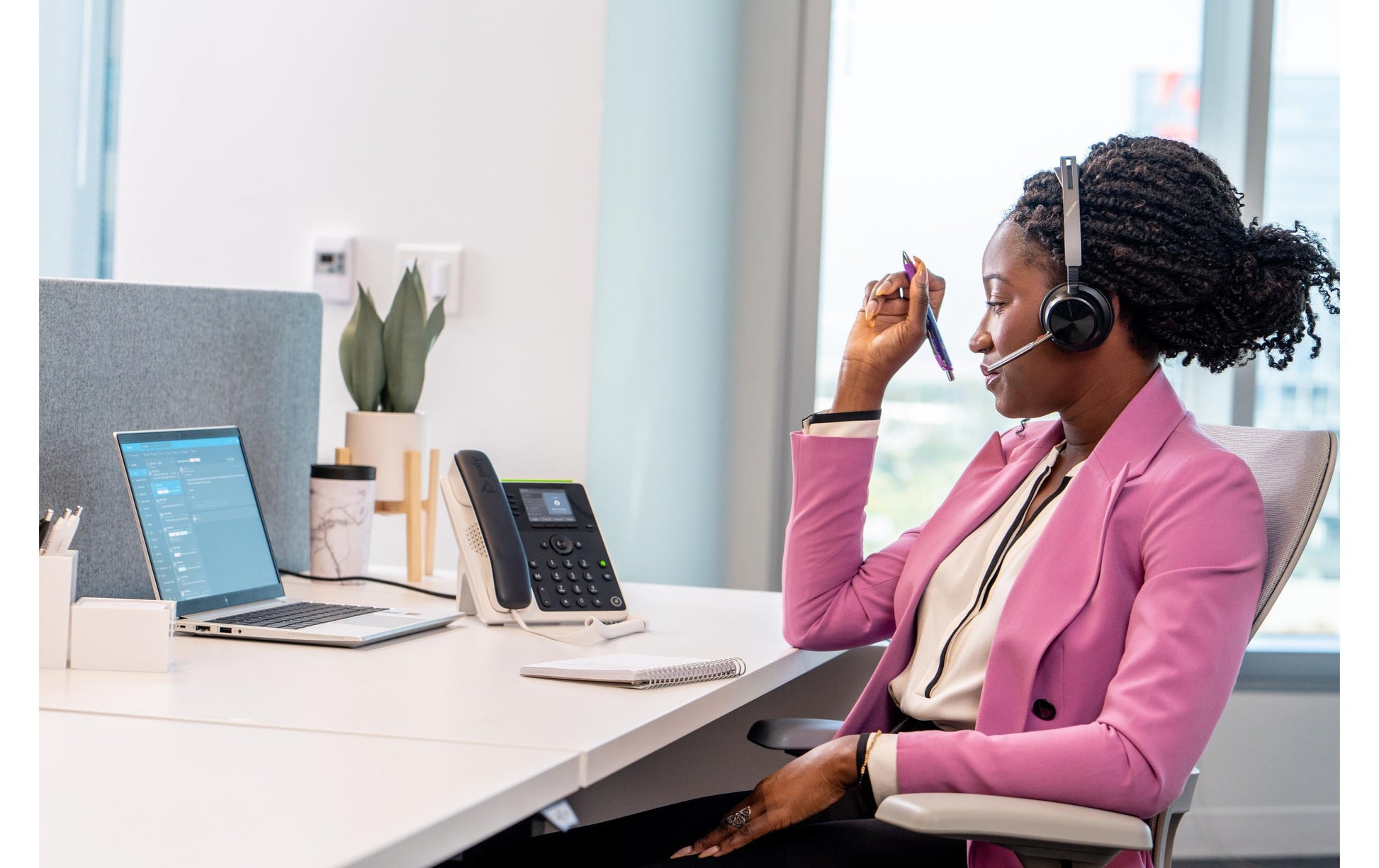 Poly Edge E220 – IP-Telefon, PoE