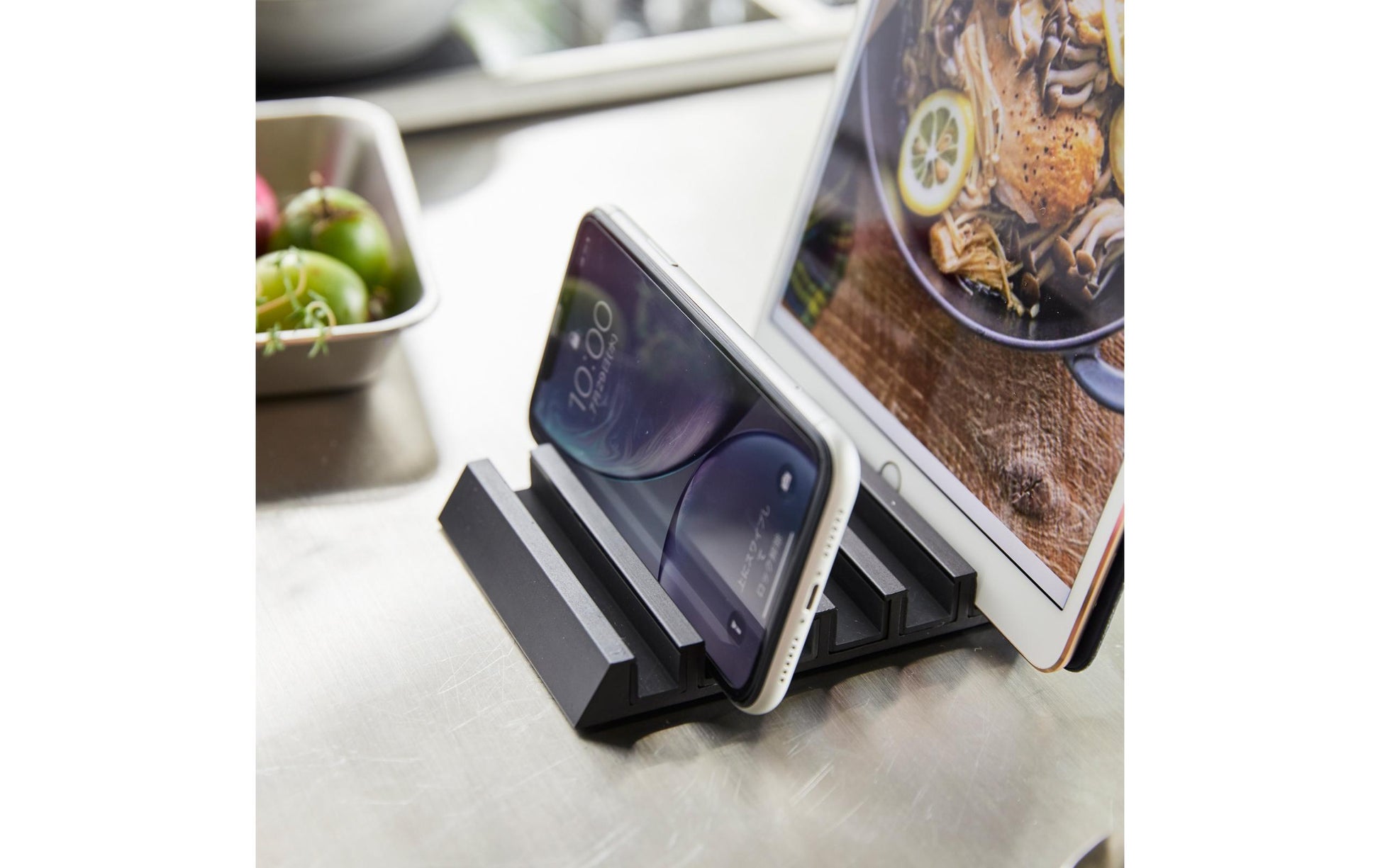 Yamazaki Tablet-Tischhalterung – für Tablets bis 14" – Schwarz