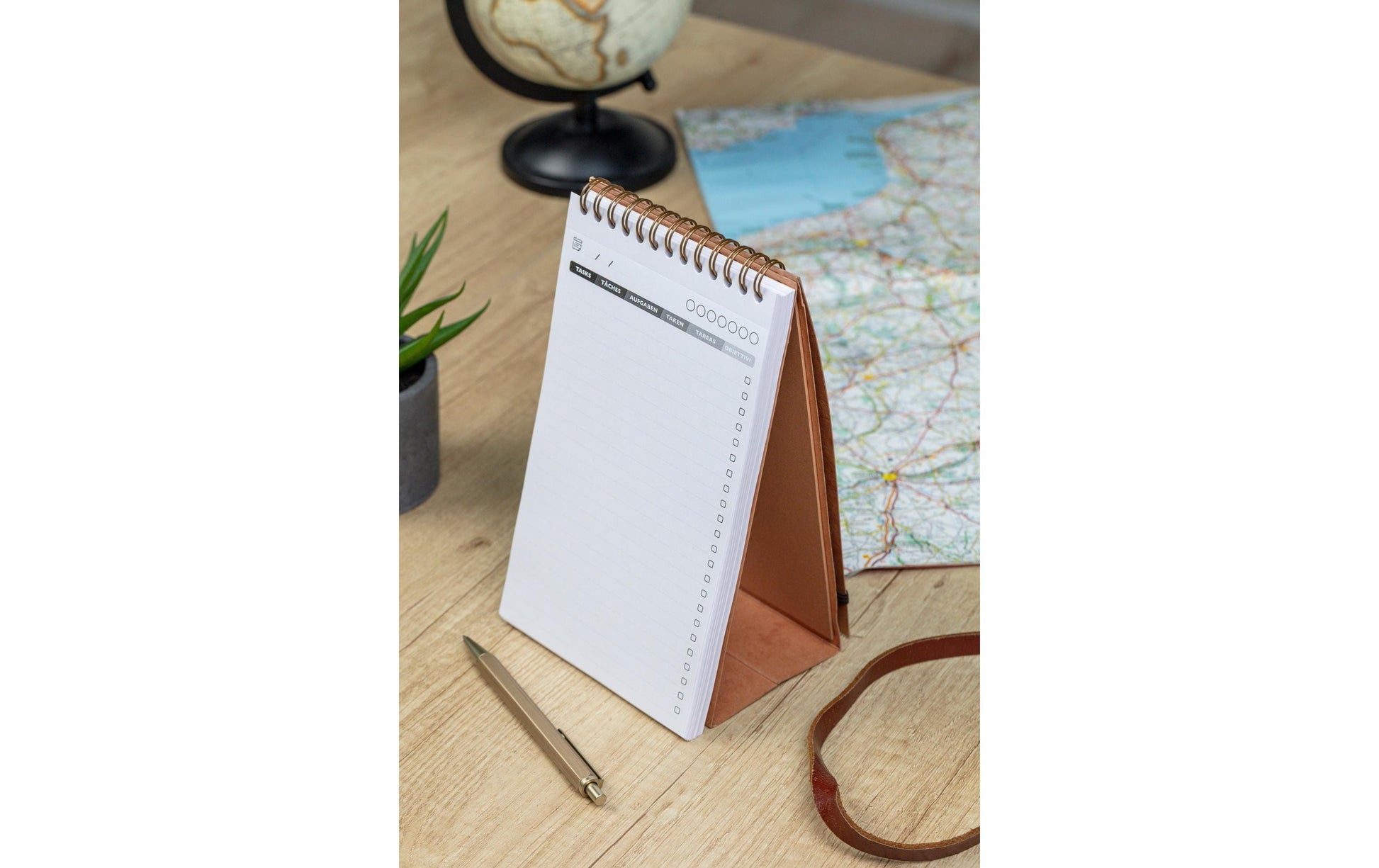 Clairefontaine TaskManager AgeBag – Planer ohne Jahr, 12 Monate, 12,0 × 18,0 cm, Hardcover, Gummiband, Braun