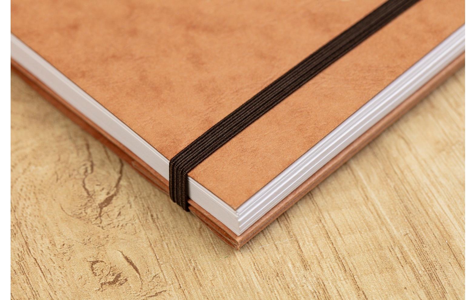 Clairefontaine TaskManager AgeBag – Planer ohne Jahr, 12 Monate, 12,0 × 18,0 cm, Hardcover, Gummiband, Braun