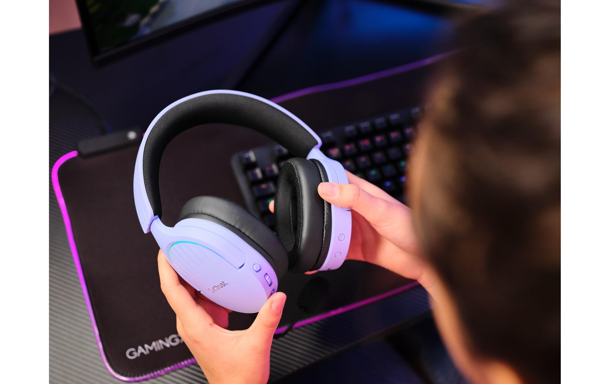 Trust GXT 491P FAYZO – Over-Ear Gaming-Headset – USB-A, Surround-Sound, Stummschaltung – Schwarz/Violett