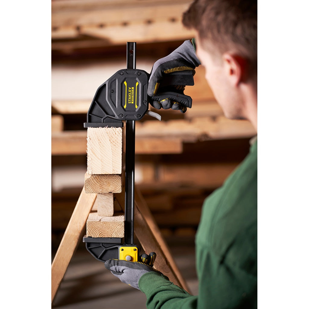 Stanley FATMAX XL Einhandzwinge – Spannweite 1250 mm, Schliesskraft 270 kg, Nylon mit Klemmpads