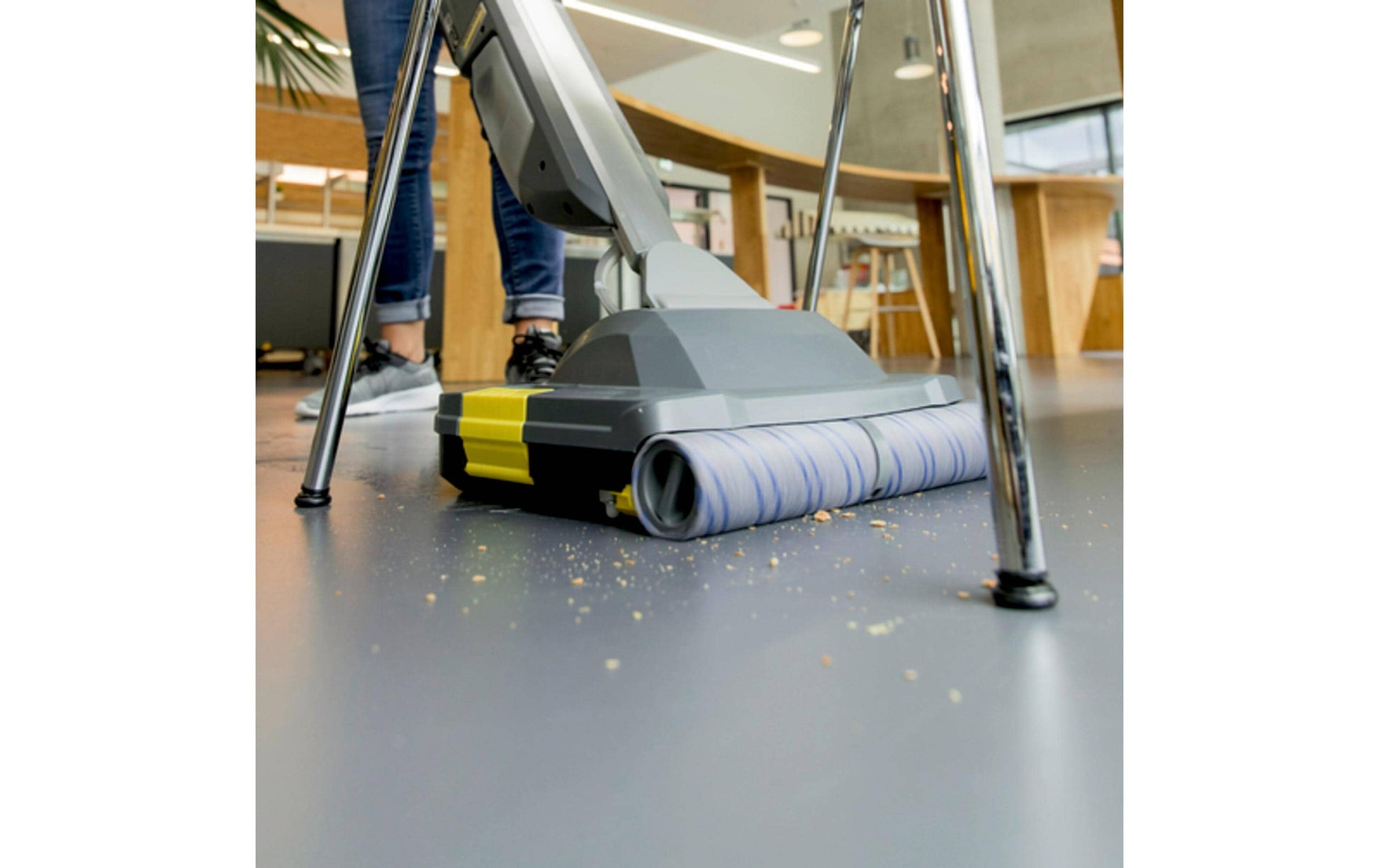Karcher AG Scheuersaugmaschine BR 30/1 C Bp – 1 l – 30,5 × 34,0 × 120,0 cm – grau