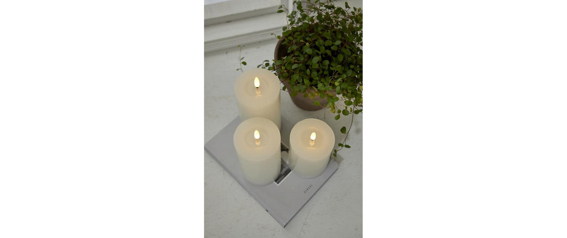 Star Trading LED-Säulenkerze – Ø 7,5 × 17,5 cm – Timerfunktion, Akku (2 × AA), Weiss, 1-teilig