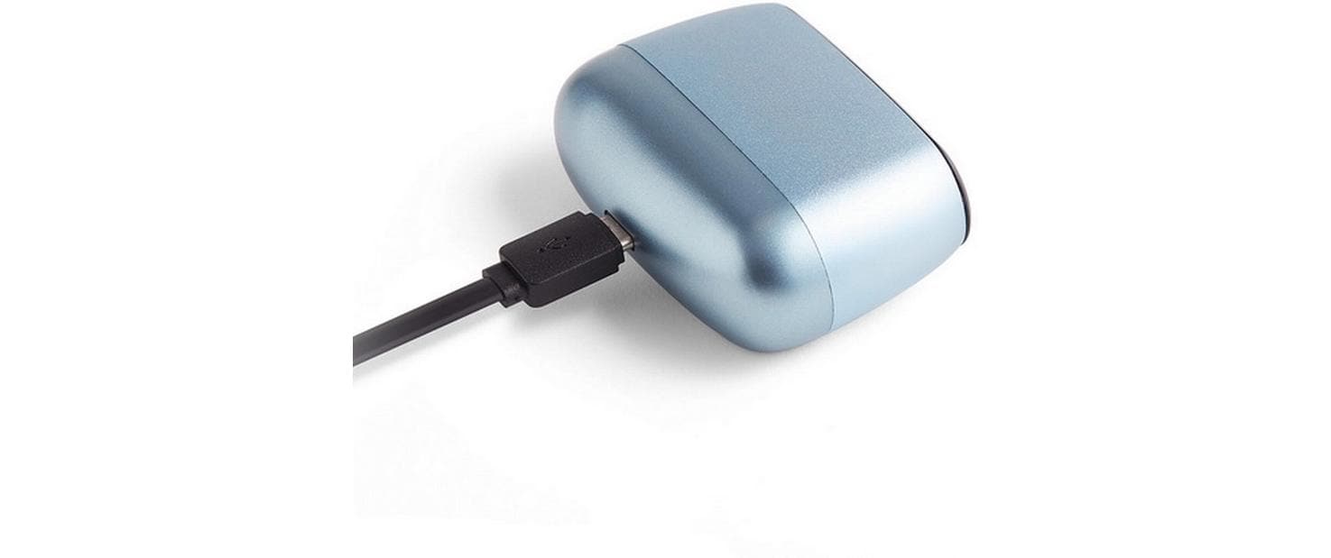 LEXON Minut Digitalwecker – Schlummerfunktion, USB, 6,5 × 4,5 × 2,5 cm, Hellblau, Aluminium