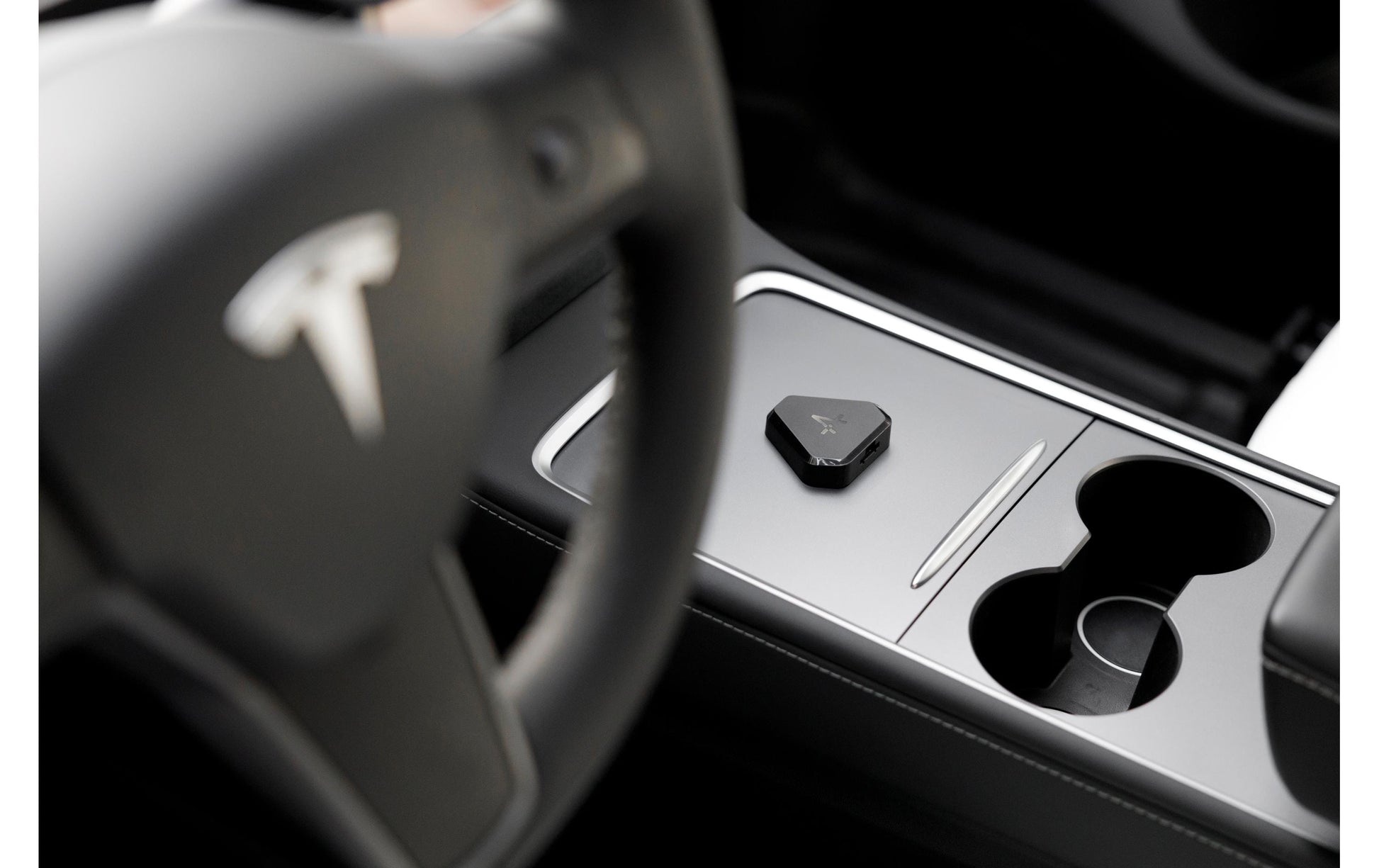 Enhance Commander (Gen2) OBD-Adapter – für Tesla Model 3/Model Y – Schwarz