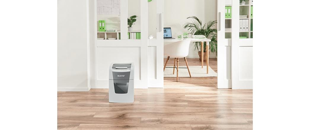 Leitz bürogeräte Leitz IQ Autofeed Office100 – Aktenvernichter mit Autofeed 100 Blatt, DIN P-4, Partikelschnitt 4 × 28 mm, 34 l
