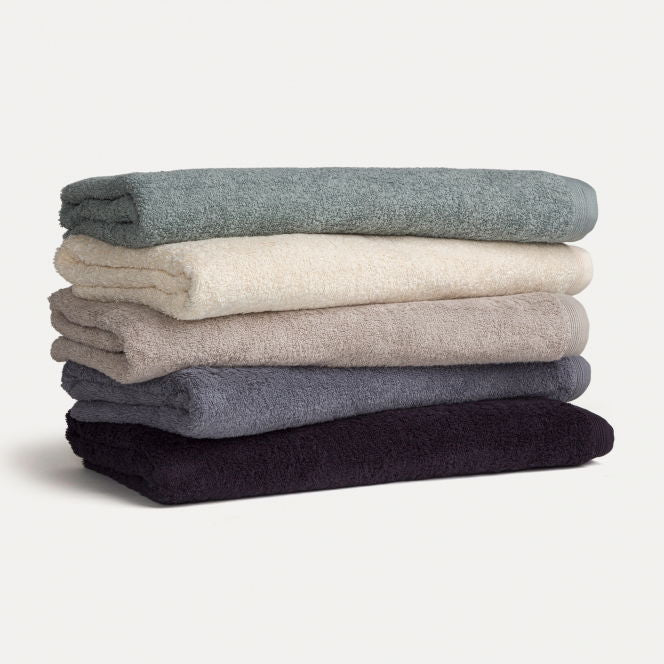 MÖVE Saunatuch Superwuschel – 80 × 200 cm, Dunkelgrau, Baumwolle, 550 g/m²