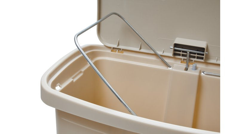 Rubbermaid Treteimer Slim Jim – 30 l – Kunststoff, rechteckig – weiss – Soft-Close