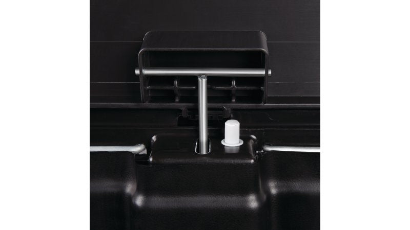 Rubbermaid Slim Jim Treteimer – 30 l – Kunststoff, rechteckig – schwarz