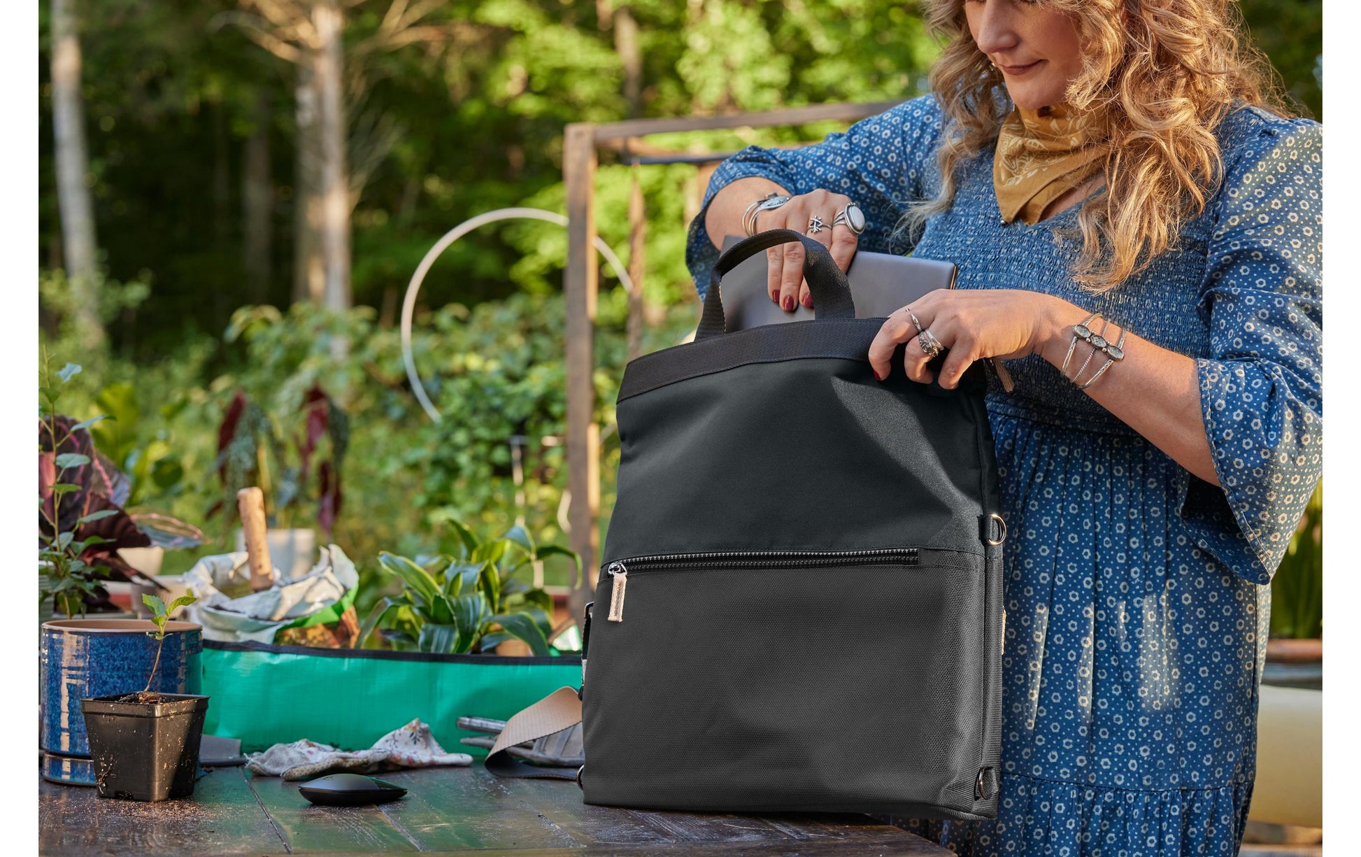 HP Notebook-Rucksack – für 14,1", 18 l, wasserfest, Polyester – Schwarz, 350 × 420 × 130 mm